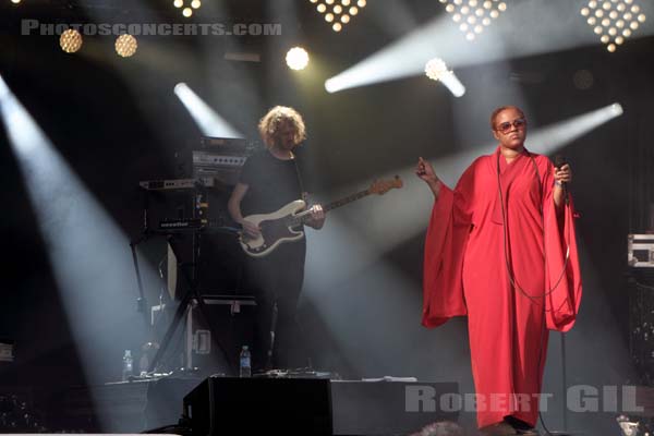 SEINABO SEY - 2015-08-30 - SAINT CLOUD - Domaine National - Scene de l'Industrie - 